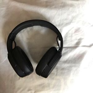 Skull Candy Evolve Crusher Over-the-head Headphones